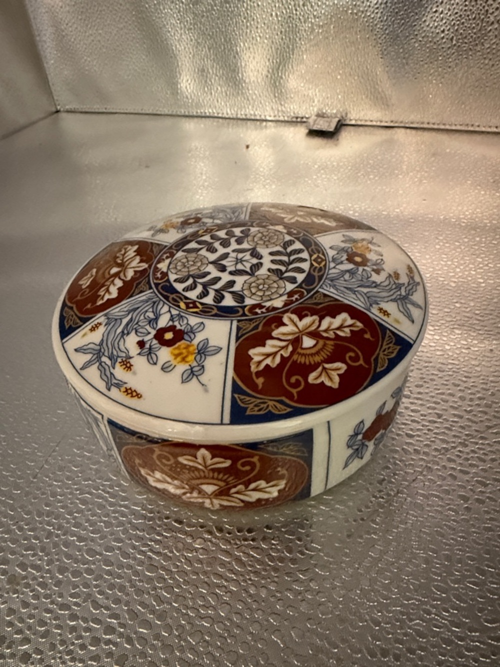 Vintage Imari style hand painted porcelain trinket.